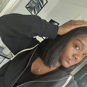 Meet your Posher, Julissa